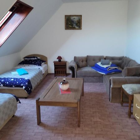 Leganyi Apartmanhaz Eger Extérieur photo