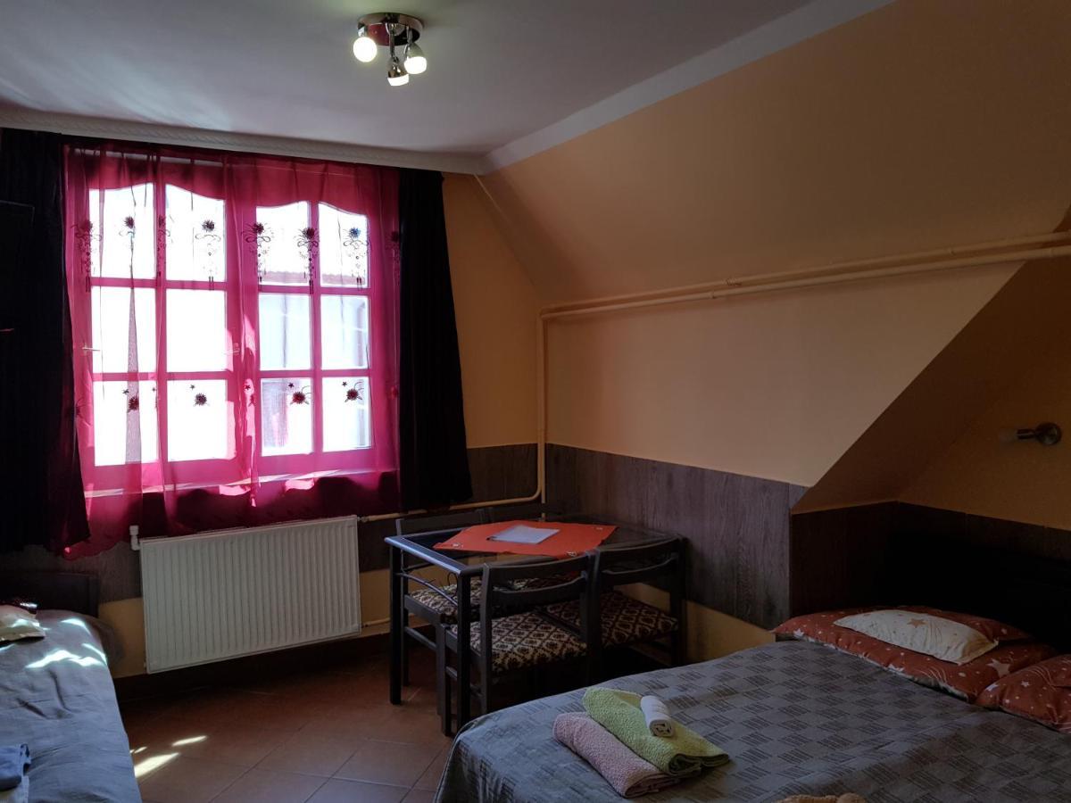 Leganyi Apartmanhaz Eger Extérieur photo