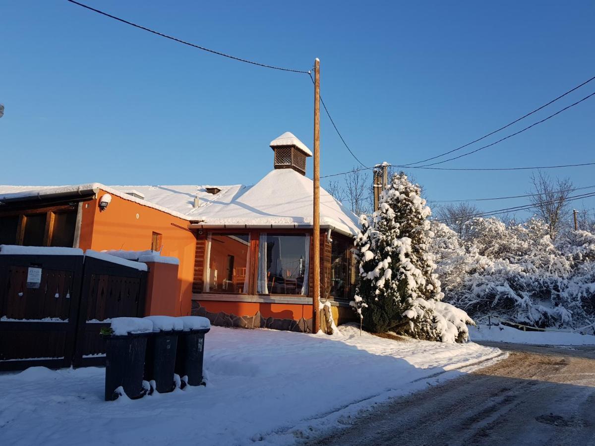 Leganyi Apartmanhaz Eger Extérieur photo