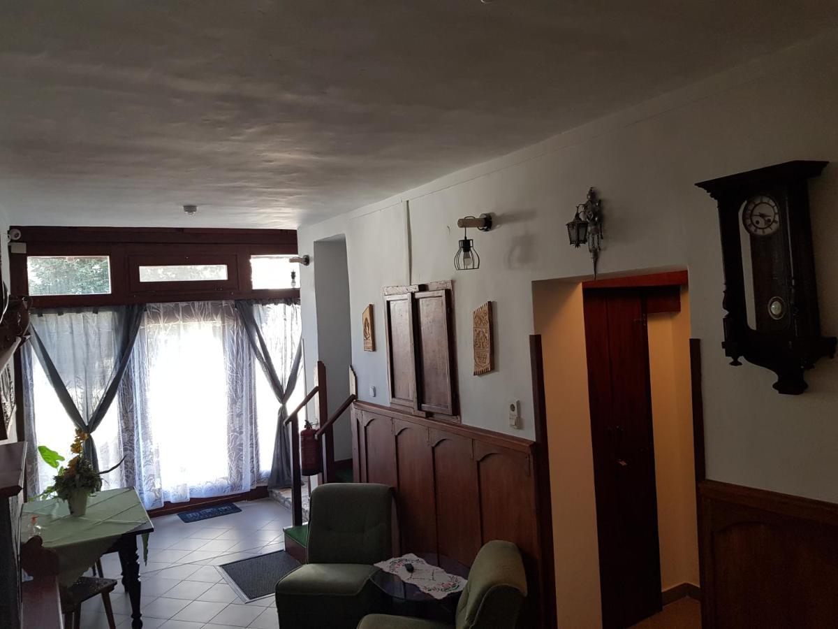 Leganyi Apartmanhaz Eger Extérieur photo