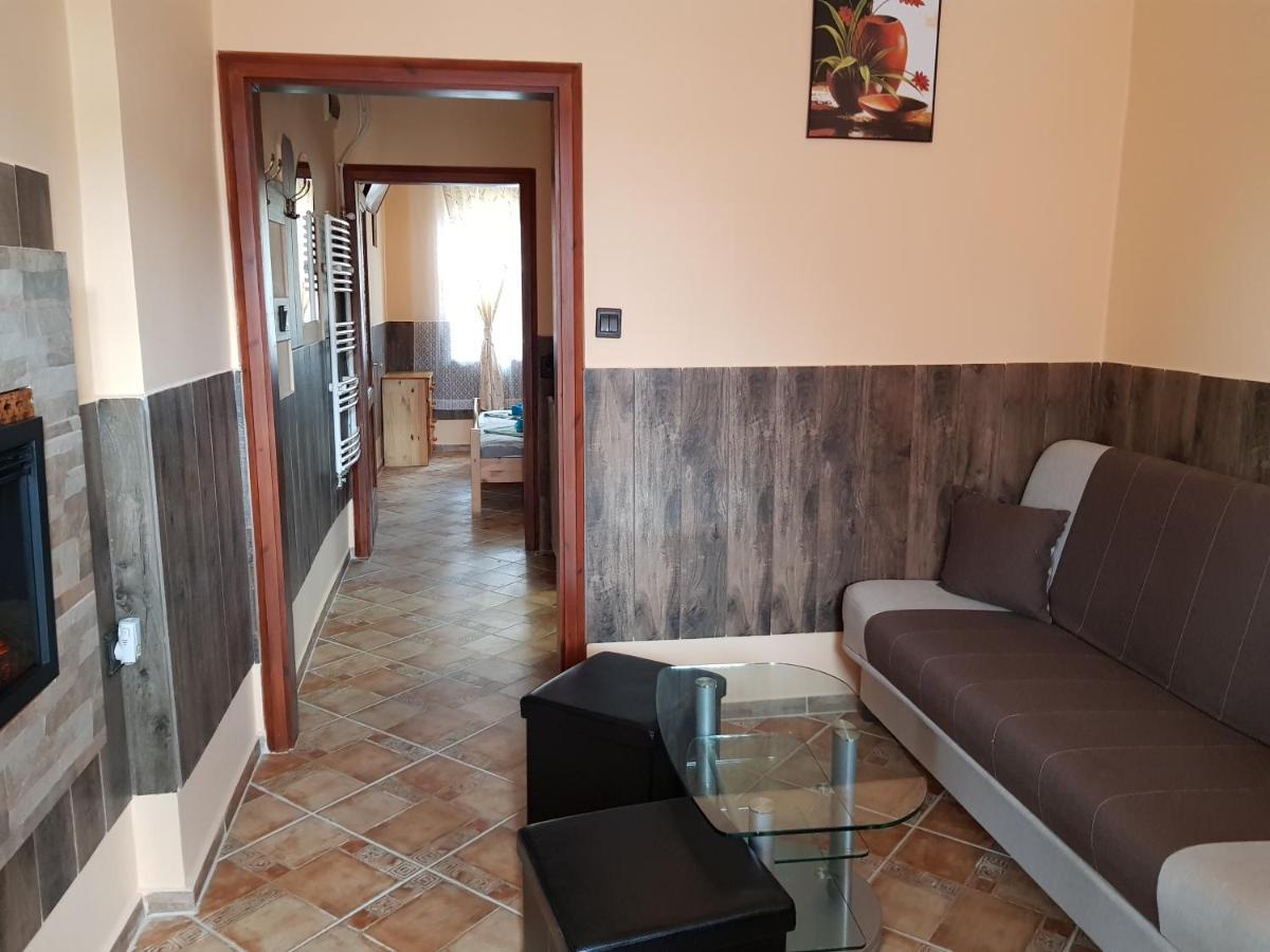 Leganyi Apartmanhaz Eger Extérieur photo