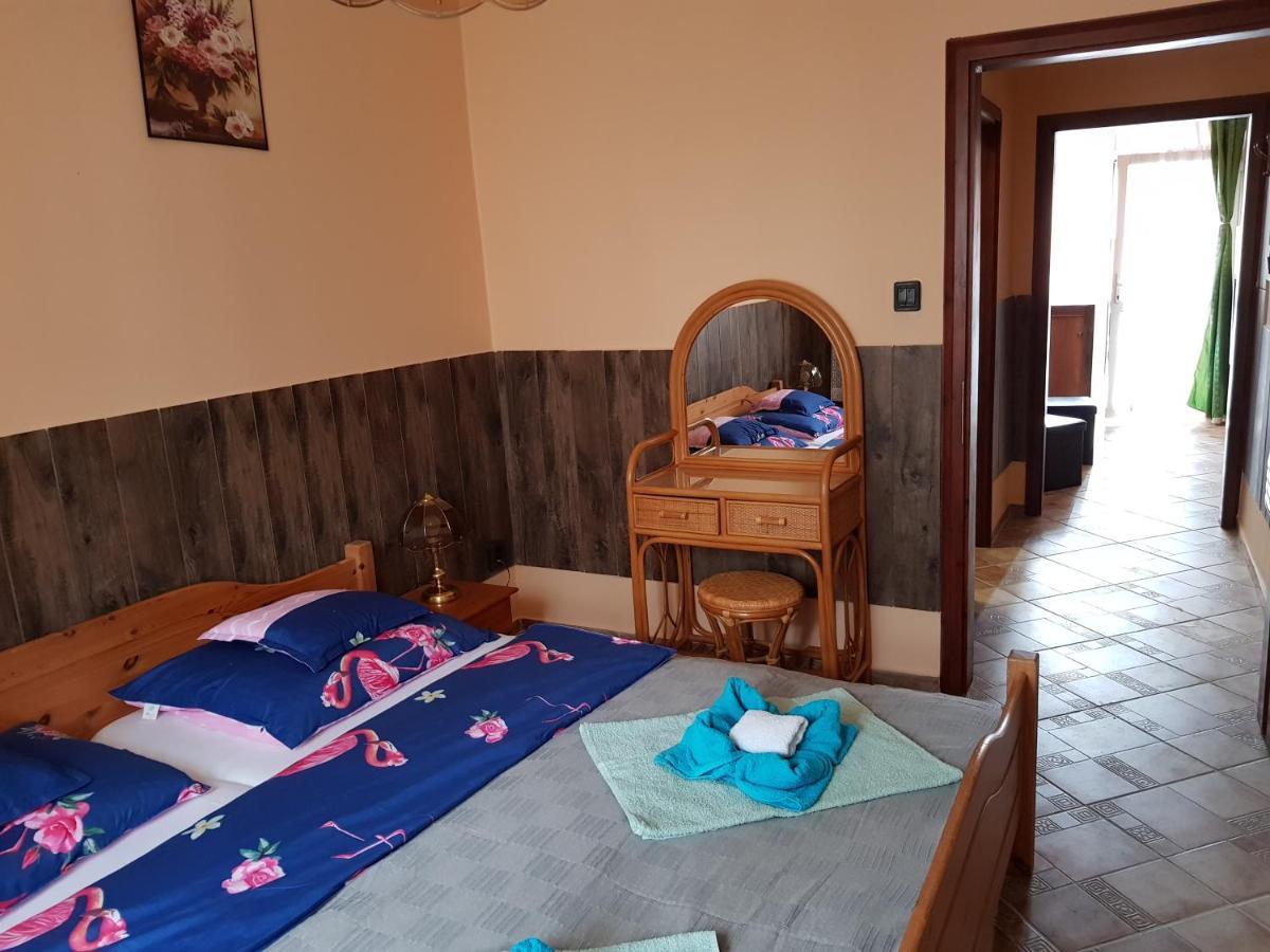 Leganyi Apartmanhaz Eger Extérieur photo