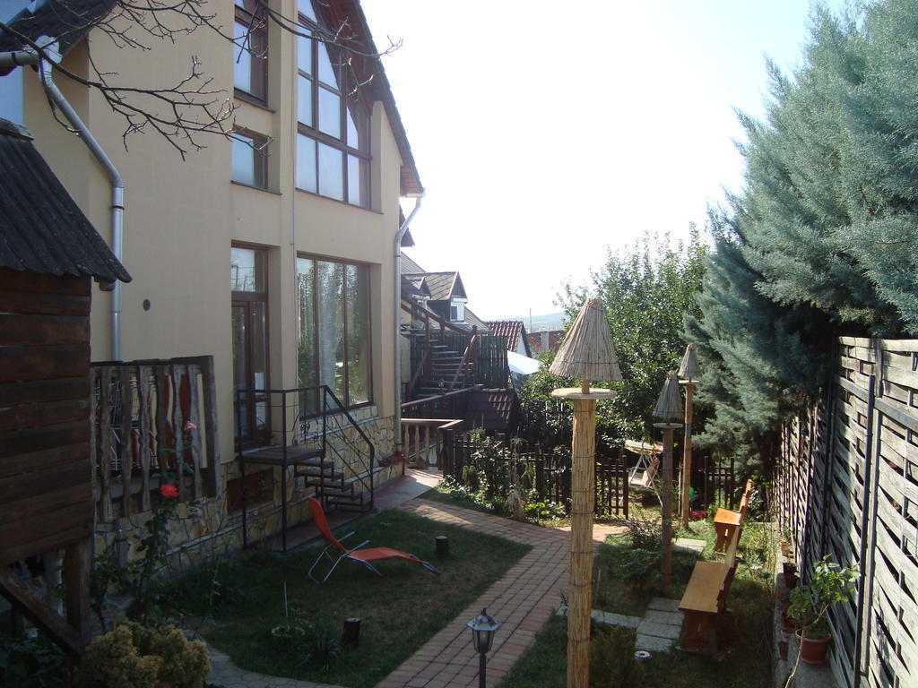 Leganyi Apartmanhaz Eger Extérieur photo