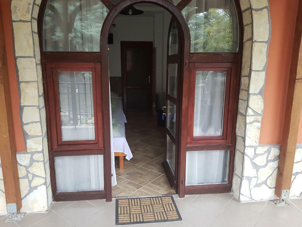 Leganyi Apartmanhaz Eger Extérieur photo