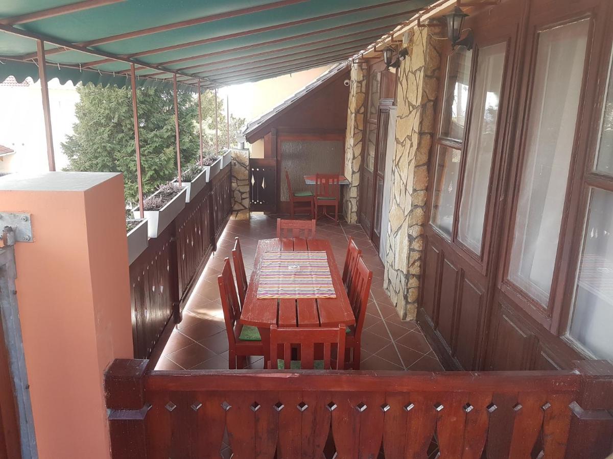 Leganyi Apartmanhaz Eger Extérieur photo
