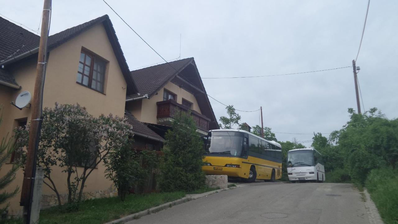 Leganyi Apartmanhaz Eger Extérieur photo